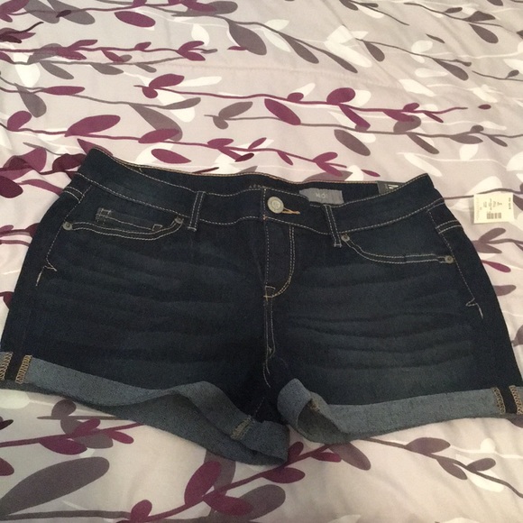 NEW Aeropostale Midi Denim Shorts Size 8 - Picture 1 of 6